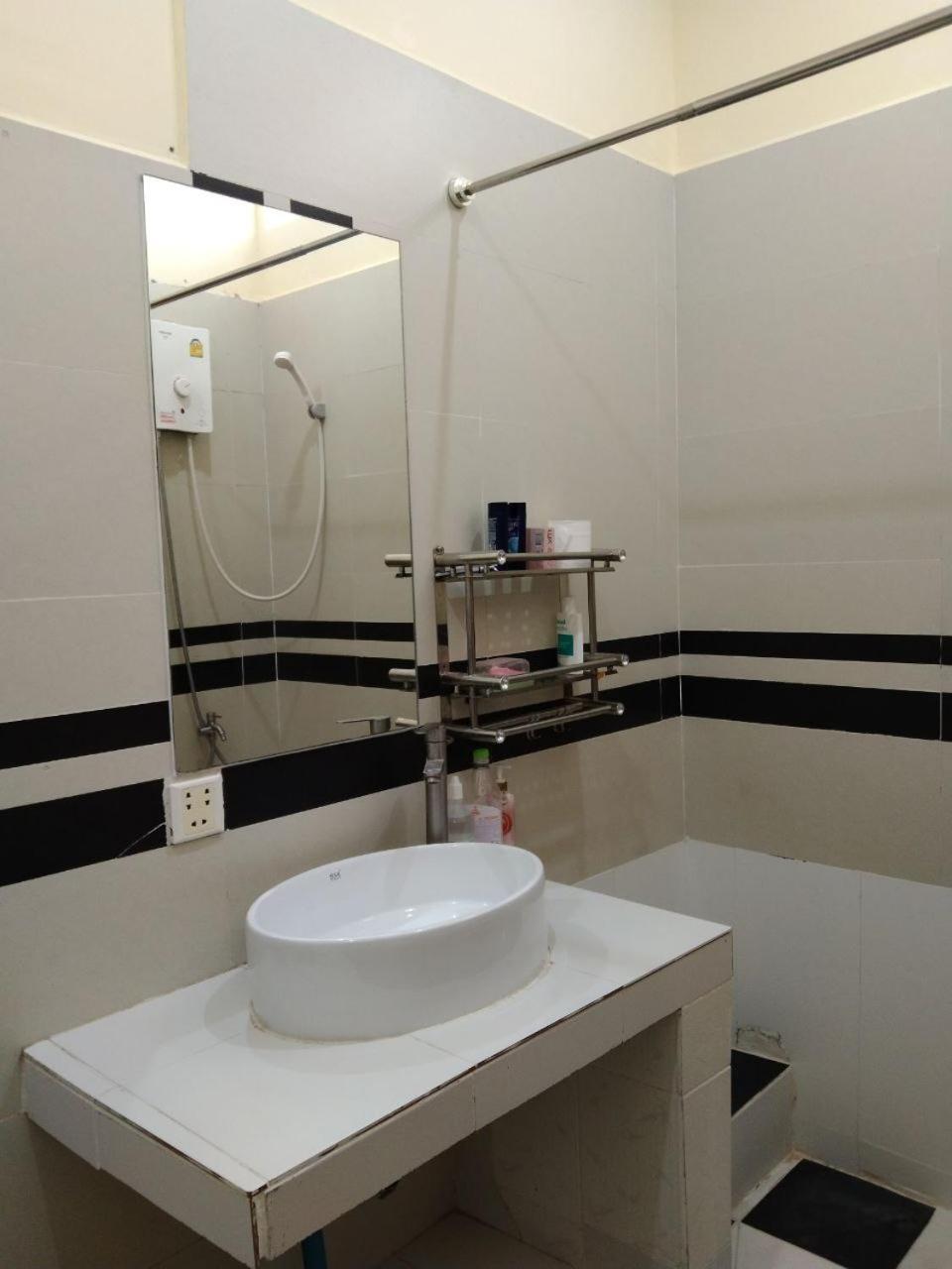 Room 12 - Studio In A Villa 5Mn Walk From The Royal Palace With Swimming Pool Phnom Pen Exterior foto